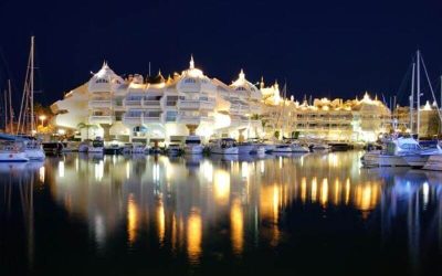 Descubre Puerto Marina ¿qué ver y dónde comer?